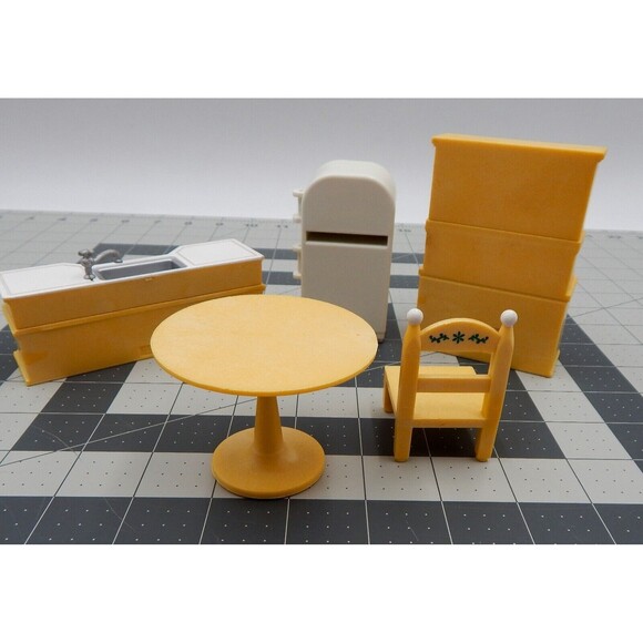 Calico Critters Sylvanian Families Kozy Kitchen Epoch Replacements Incomplete - Picture 6 of 6